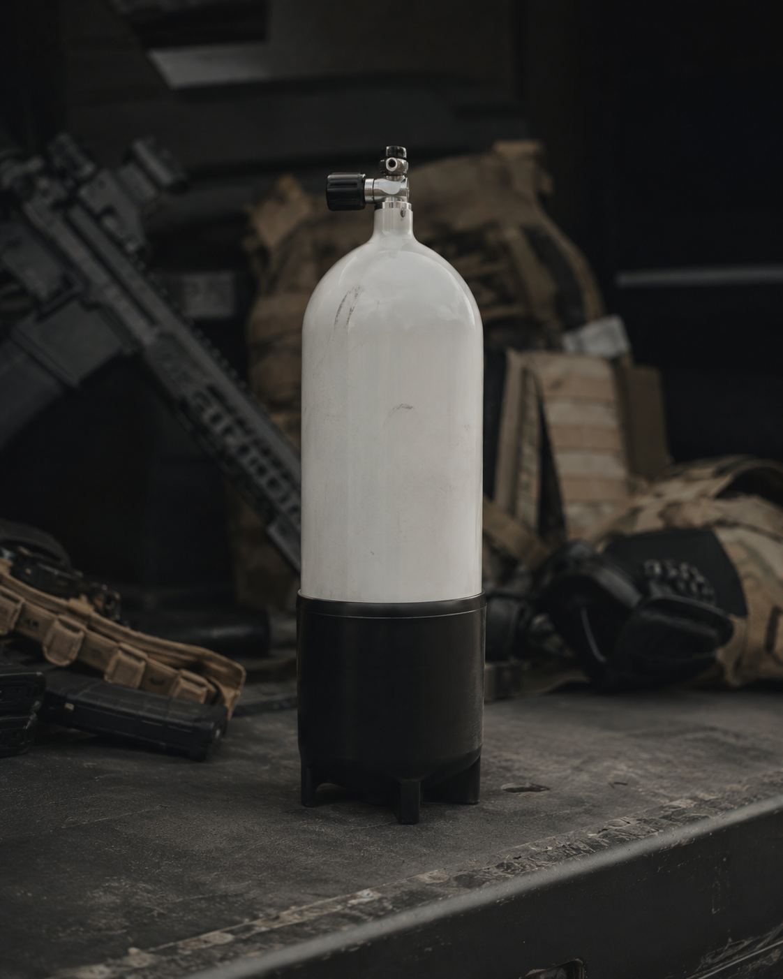 HPA tank og taktisk airsoft udstyr klar til HPA setup