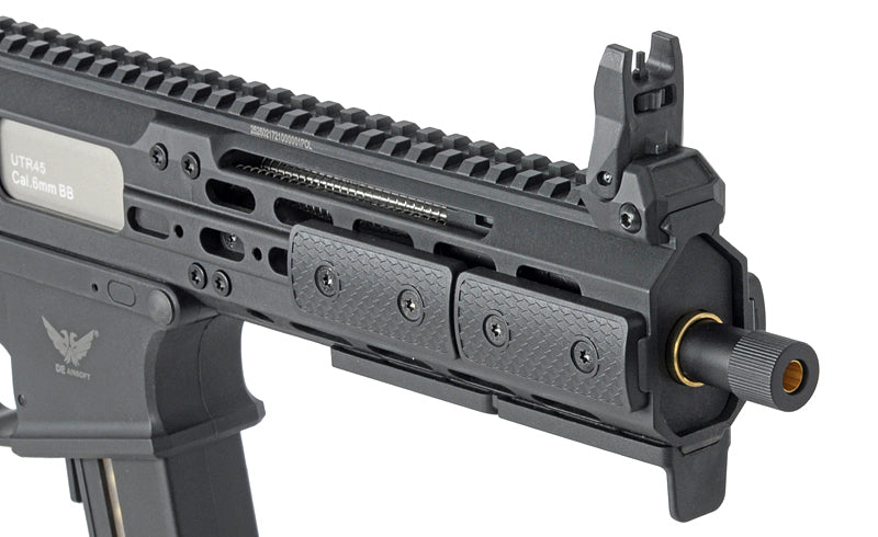 M917C UTR45 - Black
