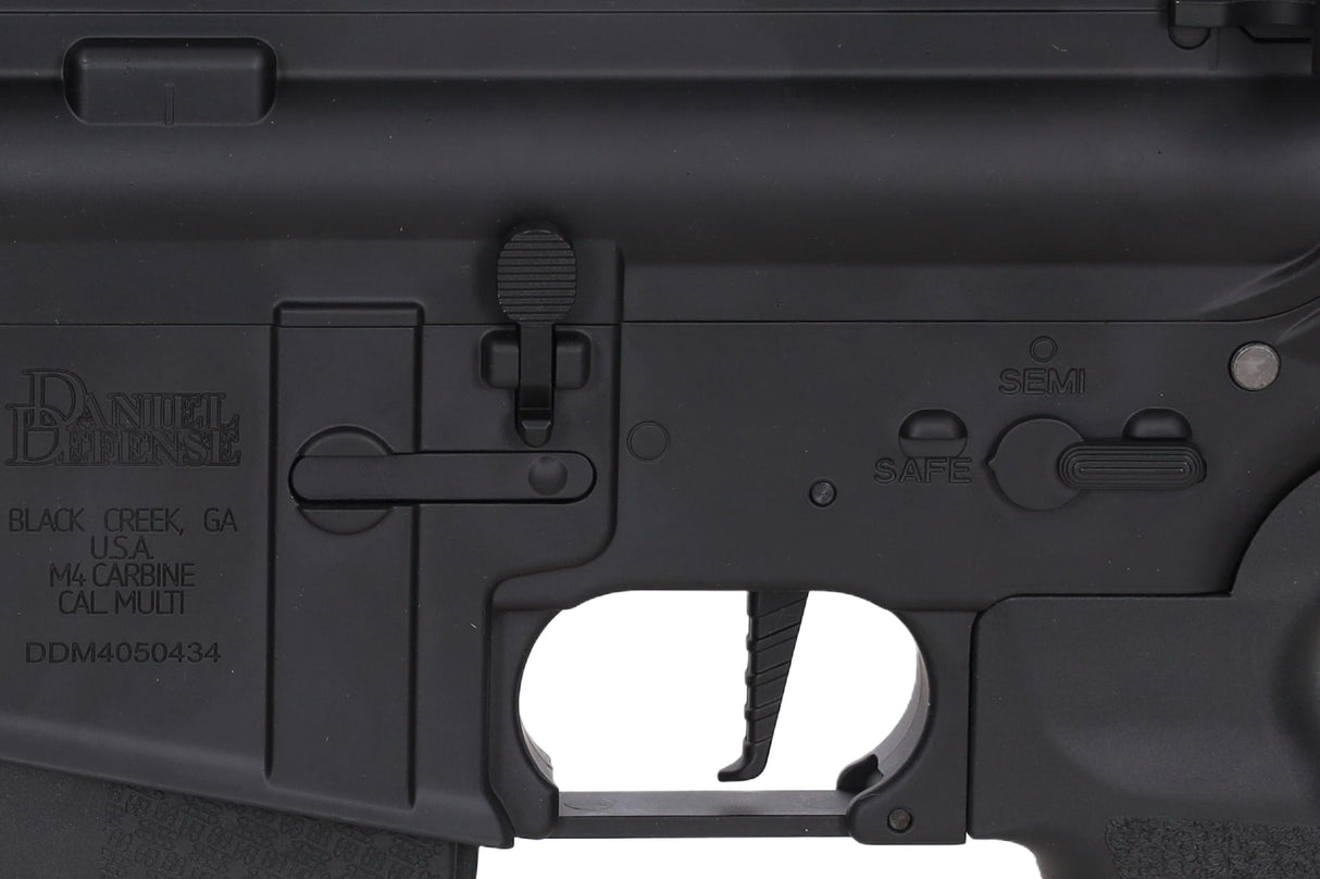 Specna Arms Daniel Defense® RIS III 12.5'' SA-E28 EDGE™ HAL 2™ ETU Gen. 2 airsoft Carbine Black